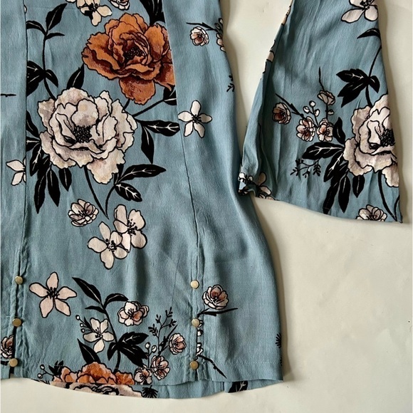 MINKPINK New Romantic Flare Sleeve Floral Print Dress - Picture 9 of 10